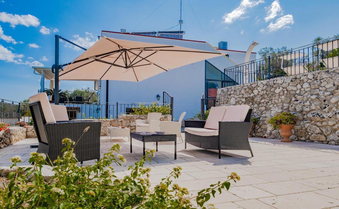 Villa Vanessa Con Piscina Privata - Castro Castro  Zewnętrze zdjęcie