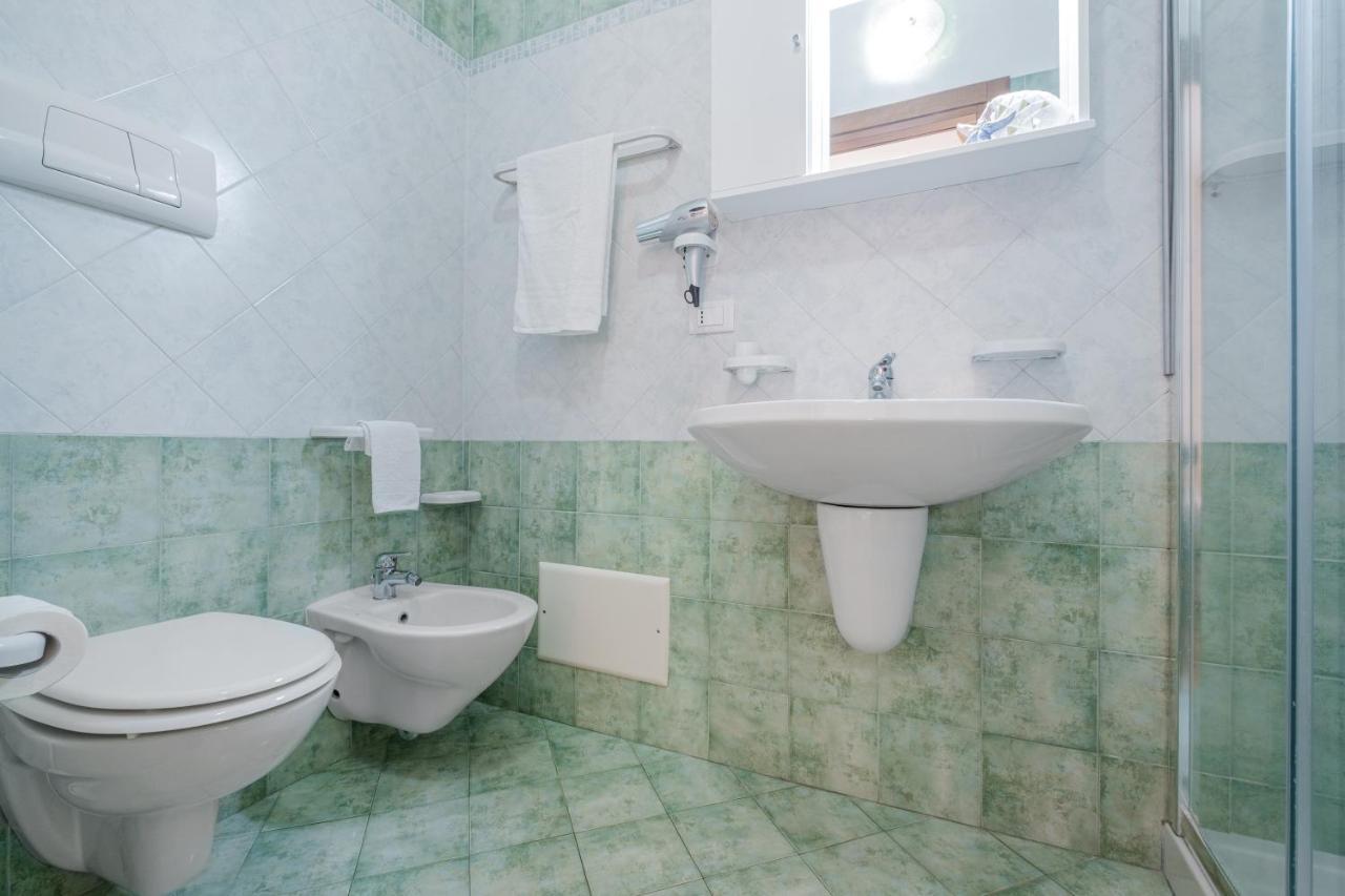 Villa Vanessa Con Piscina Privata - Castro Castro  Zewnętrze zdjęcie